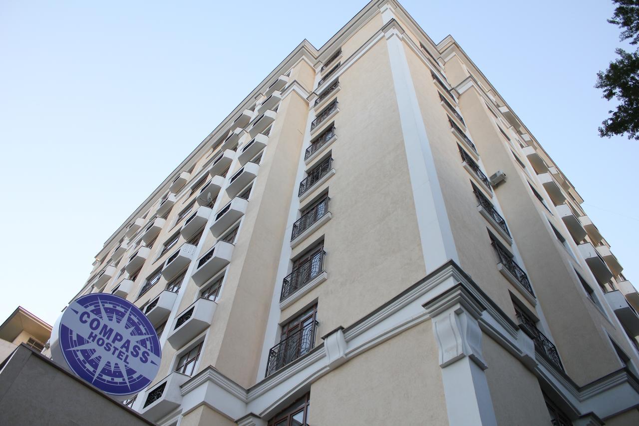 Compass Hostel Bisjkek Buitenkant foto