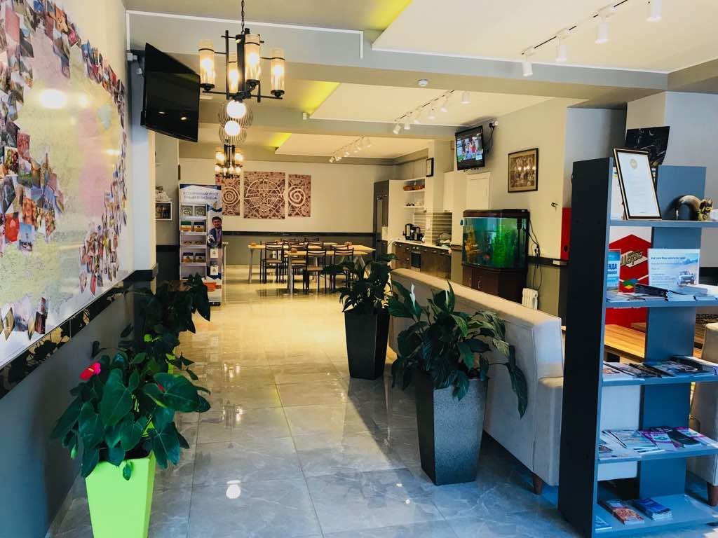 Compass Hostel Bisjkek Buitenkant foto
