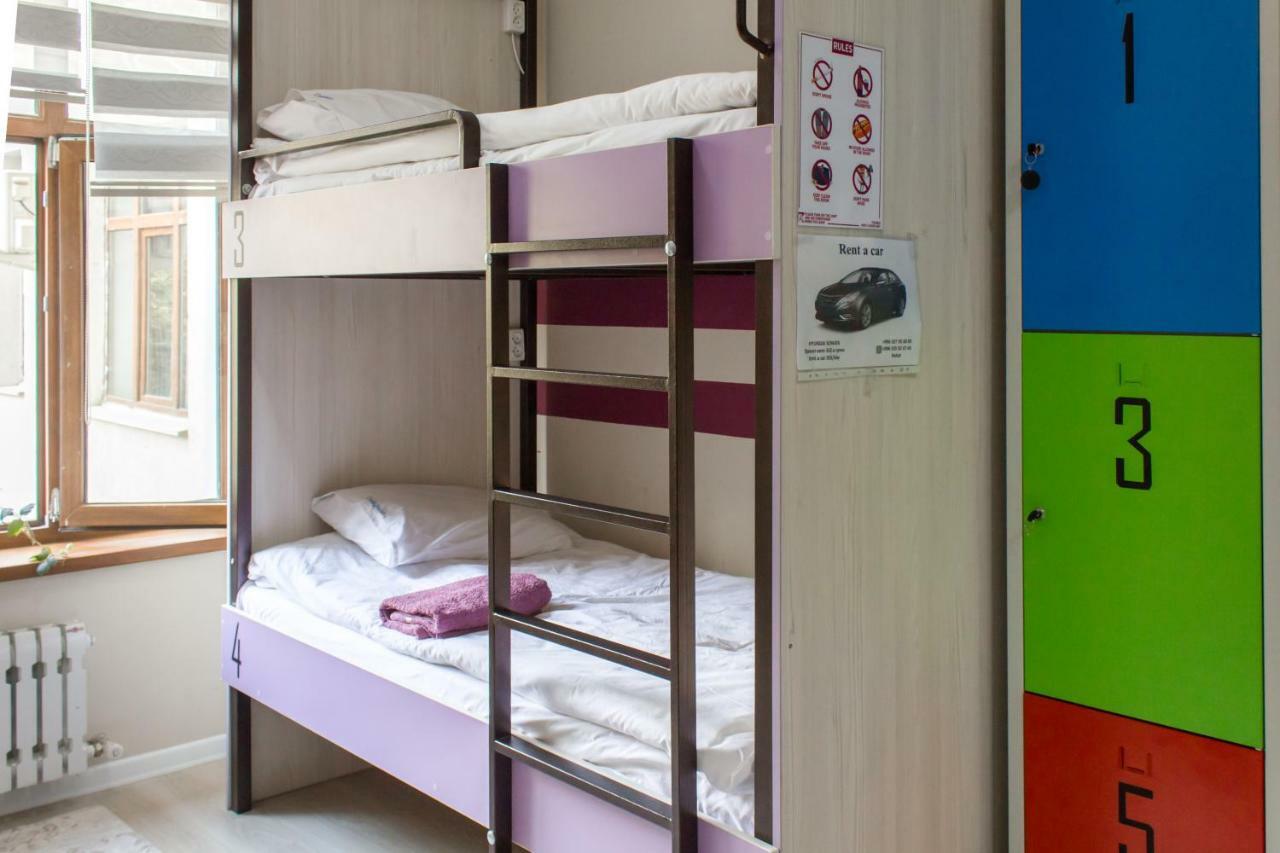 Compass Hostel Bisjkek Buitenkant foto