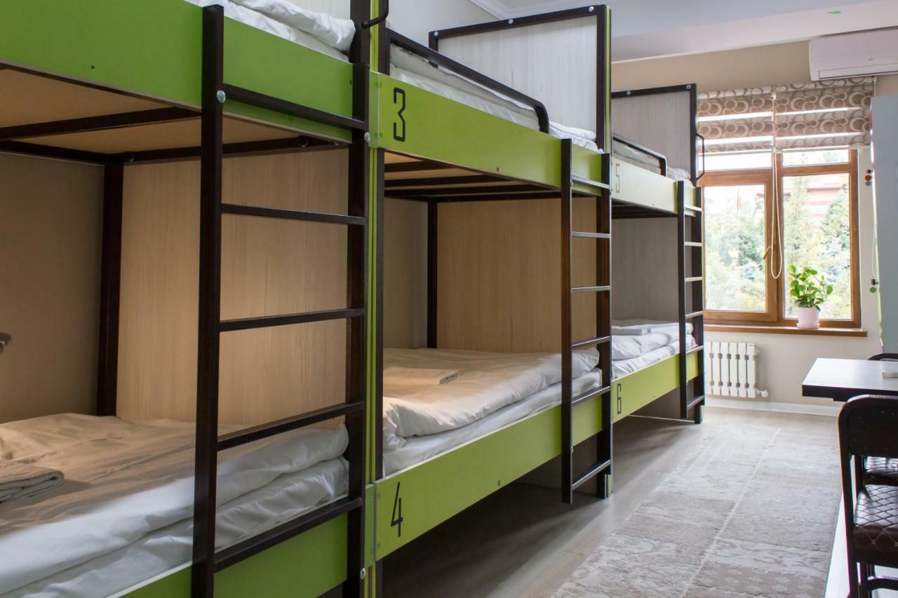 Compass Hostel Bisjkek Buitenkant foto