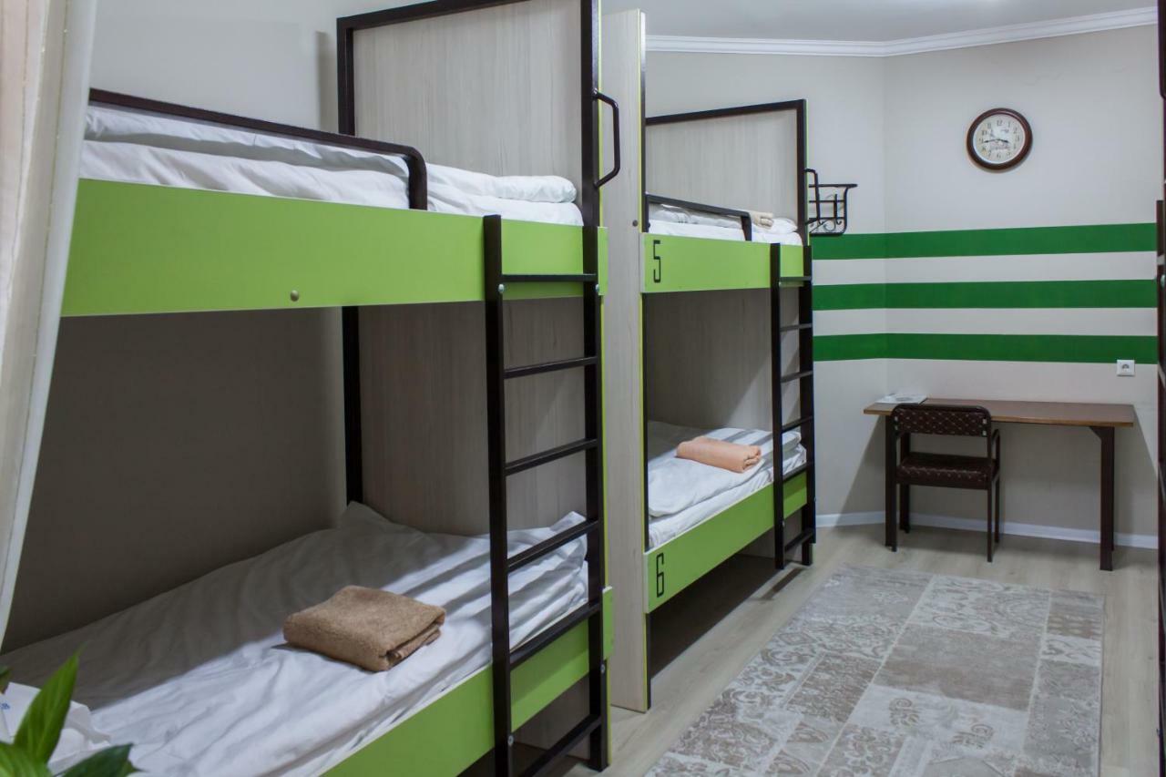 Compass Hostel Bisjkek Buitenkant foto